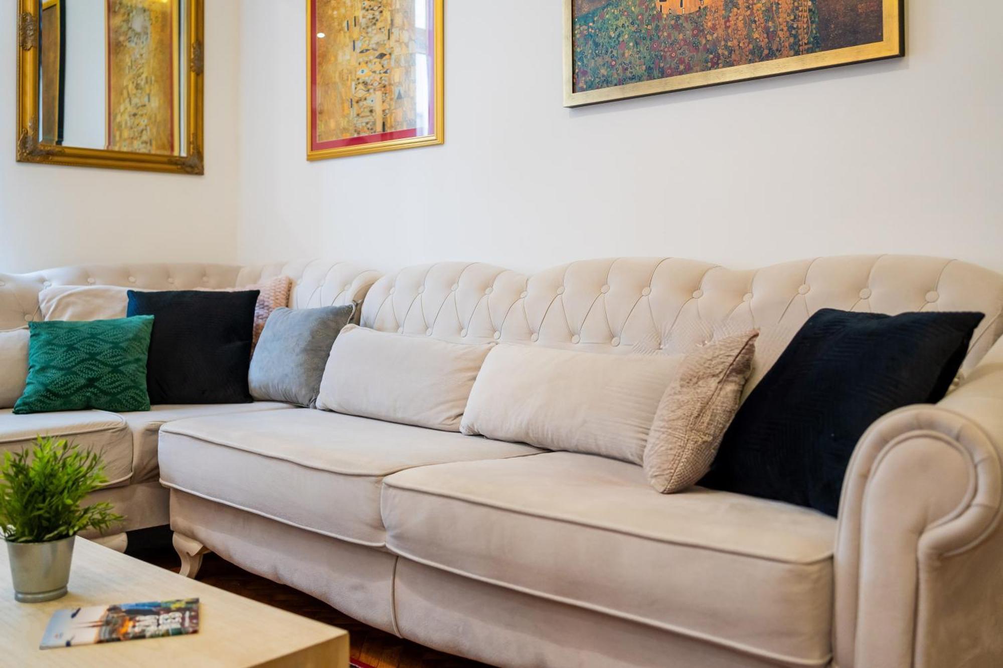 Aurelia Antik Apartments & Rooms, Zagreb City Center Buitenkant foto