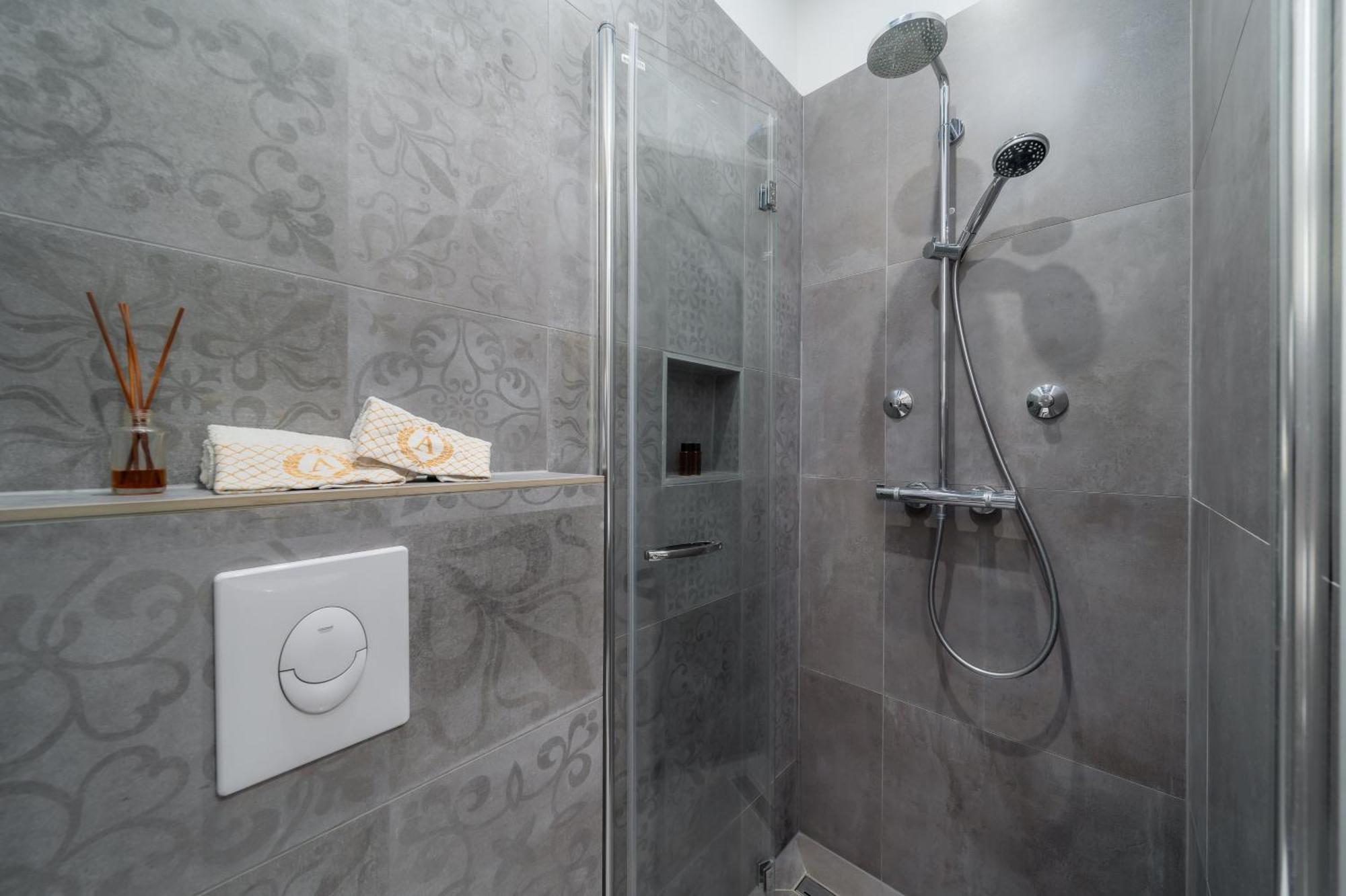 Aurelia Antik Apartments & Rooms, Zagreb City Center Buitenkant foto
