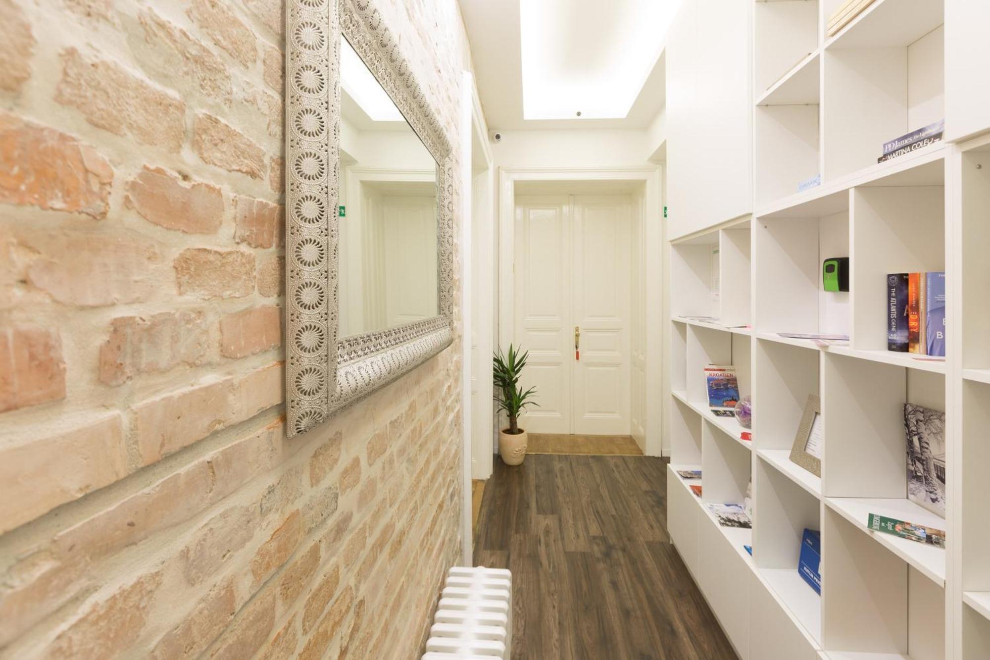 Aurelia Antik Apartments & Rooms, Zagreb City Center Buitenkant foto